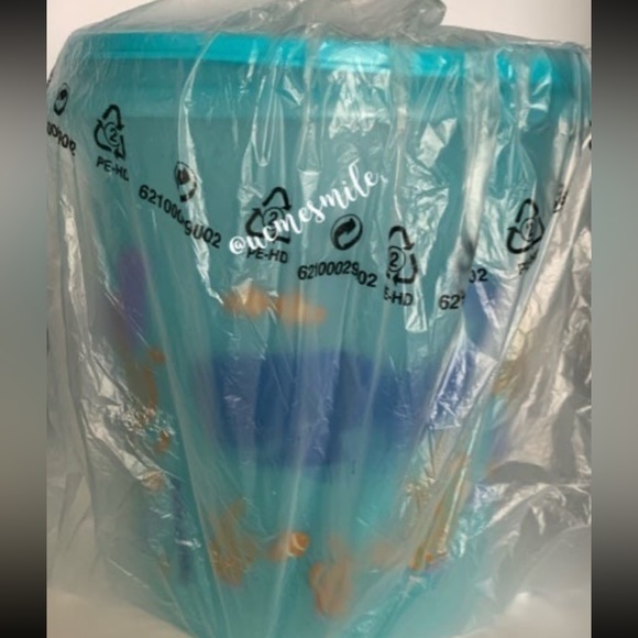 Tupperware Treasure of the Sea Pitcher Bucket/Tumbler Set - Picture 8 of 8